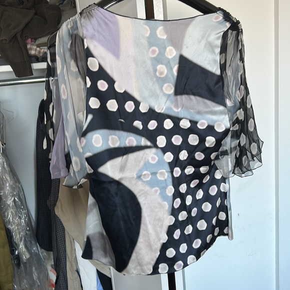 Gorgeous silk Tahari blouse - Picture 5 of 5